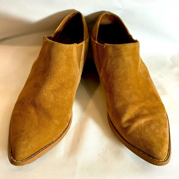 STEVE MADDEN Sz 8 Low Top Western Style Booties Suede Slip On Pointy Toe Boho - Picture 1 of 12